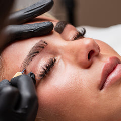 Trucco semipermanente sopracciglia